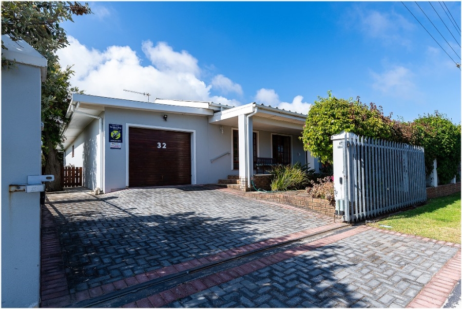 4 Bedroom Property for Sale in Klein Berlyn Western Cape